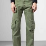 Green Cotton Cargo Pants for Casual Outdoor Wear