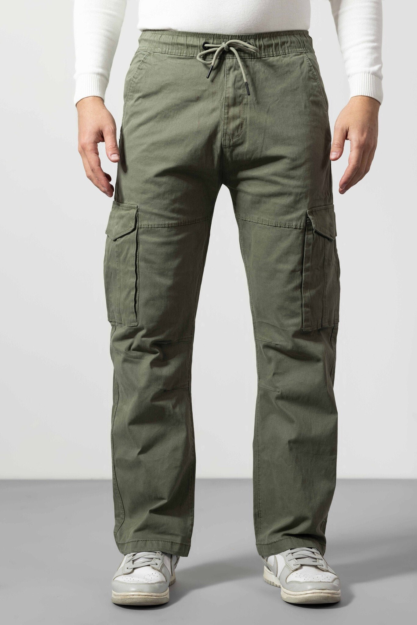 GSFT6PKTJAN026-PGRN-3_b3e37767-e941-4639-9754-fea3fd613f27.jpg Forest Green Straight-Fit Breathable Cotton Pants for Men - Image 1