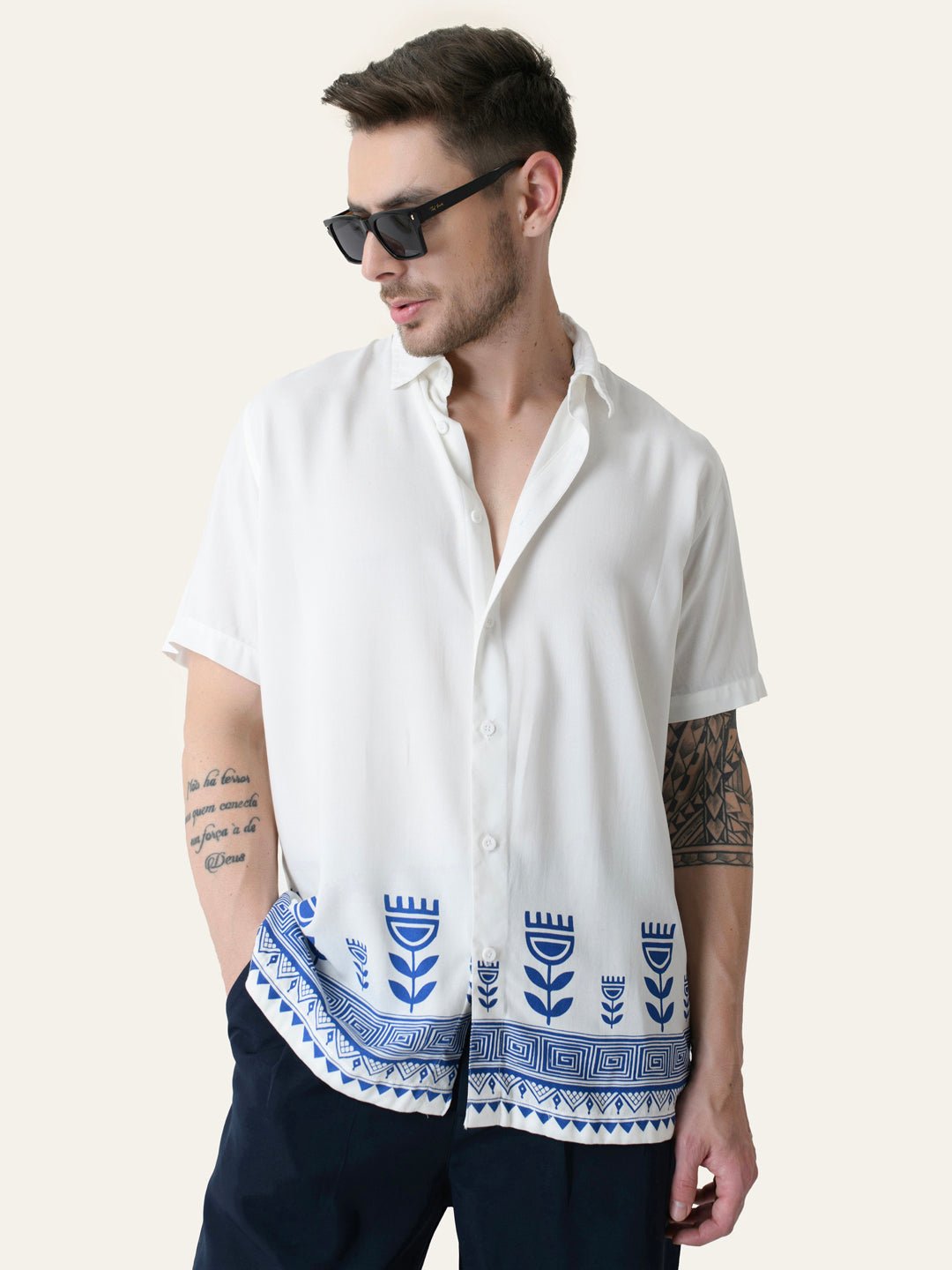shrey366494.jpg Off White Printed Rayon Light & Breezy Casual Shirt - Image 1